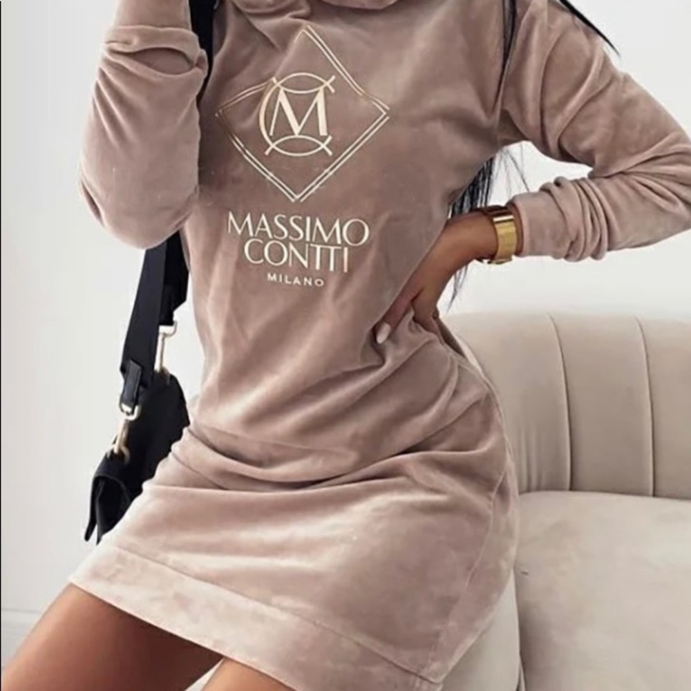 Pink velvet hooded sweatshirt dress. Size: M